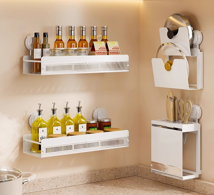 Blaturile de bucătărie sunt întotdeauna dezordonate? Cât spațiu poți economisi atunci când alegi suportul potrivit pentru condimente de bucătărie?